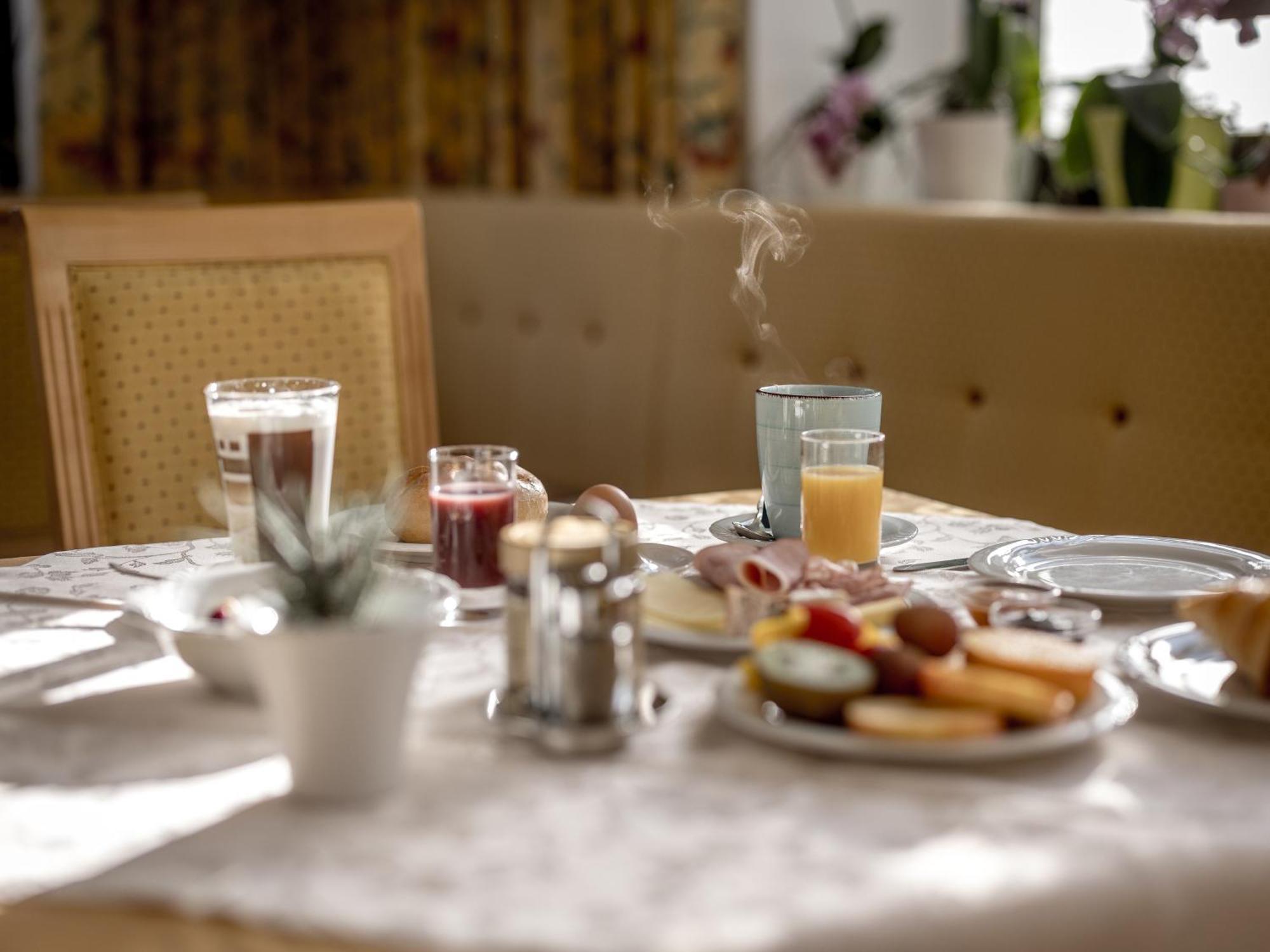 Hotel Garni Europa Sankt Anton am Arlberg Exteriör bild